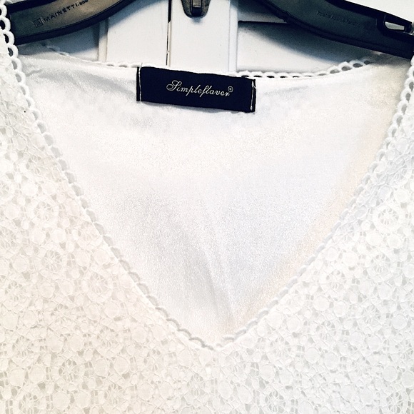 NWOT Simple Flavor White Ruffle Lace Poet Blouse M - Picture 7 of 15